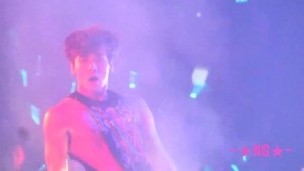 SHINEE WORLD II - JONGHYUN & TAEMIN- INTERNET WAR (HONG KONG)