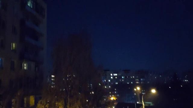 Основная камера Xiaomi Mi 10T ночью 4K 30 FPS + СТАБ РАБОТАЕТ! смотреть онлайн