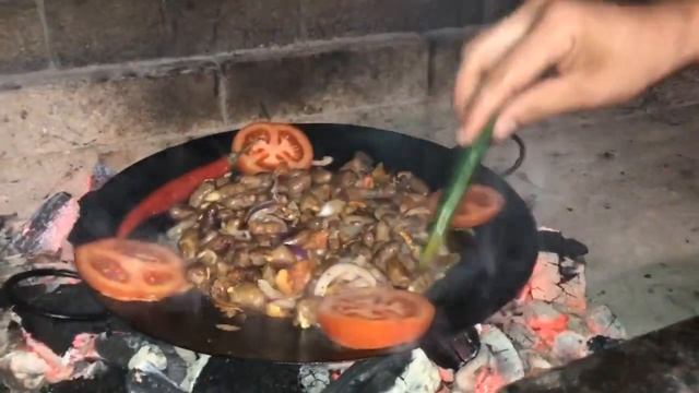 Садж из куриного сердца на мангале? Азербайджанская кухня ?? смотреть онлайн