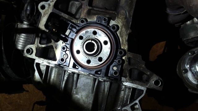 Замена сальника коленвала VAG 2.0 tdi смотреть онлайн