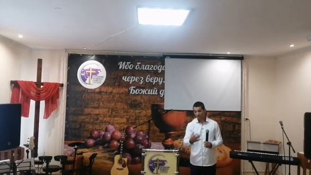 "Вынь бревно из глаза твоего и ты увидешь, как вынуть сучок из глаза брата твоего" смотреть онлайн