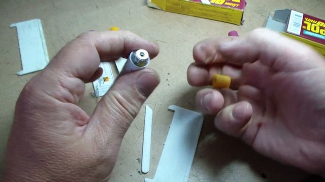 Поддельный клей POXIPOL. смотреть онлайн
