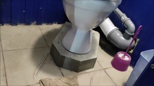 Как поднять унитаз вверх на новый пьедестал .