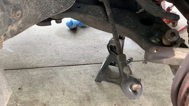 2003 Mitsubishi Outlander Outer Tie Rod Removal and Replacement смотреть онлайн