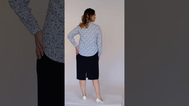 Блуза сине-белая прямого силуэта, коллекция "Весна-Лето" смотреть онлайн