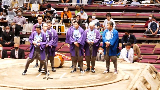 開演を告げる！ふれ太鼓～二所ノ関一門呼出し連(2022年10月1日(土)琴奨菊引退相撲)（Fure-daiko, KOTOSHOGIKU Retirement Ceremony Oct 1 2022 смотреть онлайн