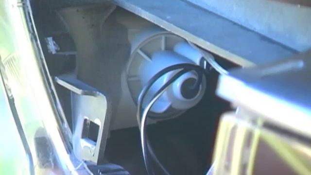 07+ Suzuki Burgman 400 Rear Signals / Taillight Bulb Replacement | MicBergsma смотреть онлайн