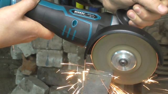 Аккумуляторная болгарка с Алиэкспресс. Первое впечатление. смотреть онлайн