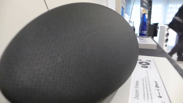 Altavoz B&W Zeppelin Wireless смотреть онлайн