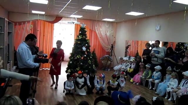 Танец маленьких пингвинят).MOV смотреть онлайн