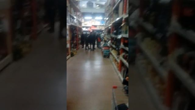 2 прораба курулуш гипермаркетинде администратор кардарды бычактап олтурду чонтогунон 23843 сомун та смотреть онлайн