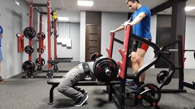 Жим лежа 135 на 4. Собственный вес 73 кг смотреть онлайн