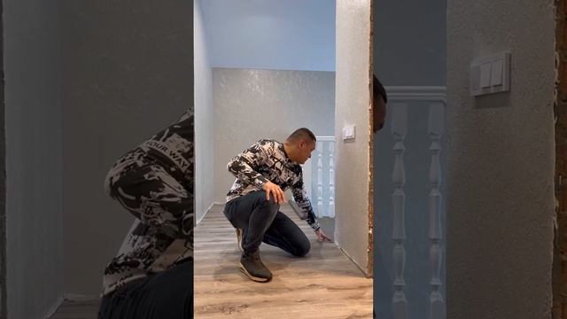 РАЗНЫЕ НАПОЛЬНЫЕ ПОКРЫТИЯ В ОДНОЙ ПЛОСКОСТИ #ремонт #полы #ремонтйошкарола #ремонтквартир #отделка смотреть онлайн