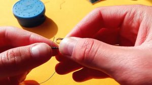 Насаживание опарыша на волосяную оснастку  Карп, Лещ, Карась, Плотва