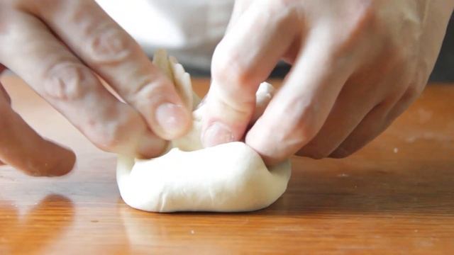 Рыбные пельмени с креветкой 鱼肉馅儿的整虾煎饺 | Китайская кухня 中餐 смотреть онлайн