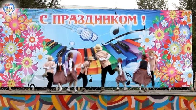 Латышская кадриль (День флага РФ) - Студия танца "Акварель" Иркутск 0+ смотреть онлайн