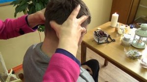 Массаж головы. Расслабляющая процедура. ASMR. Viewing with headphones is recommended