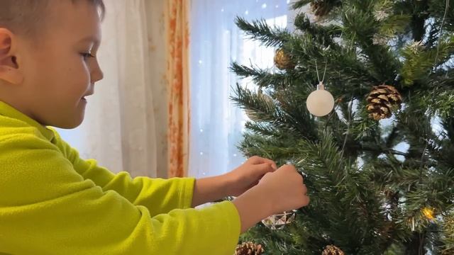 ЗИМА В ДЕРЕВНЕ/УКРАШАЕМ ДОМ,НАРЯЖАЕМ ЕЛКУ/ИДЕИ ДЛЯ ТВОРЧЕСТВА И РЕЦЕПТ КУРИНОЙ ГРУДКИ В ПАНИРОВКЕ смотреть онлайн