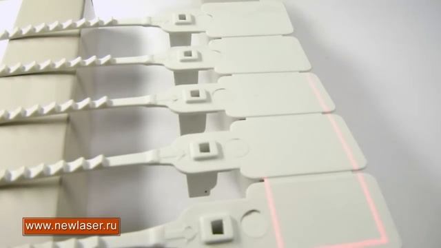 Бирки со штрих-кодом и порядковым номером www.newlaser.ru laser marking applications смотреть онлайн