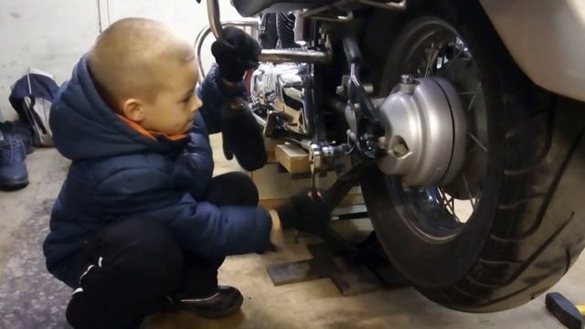 Yamaha Drag Star 650 разбор заднего колеса. смотреть онлайн