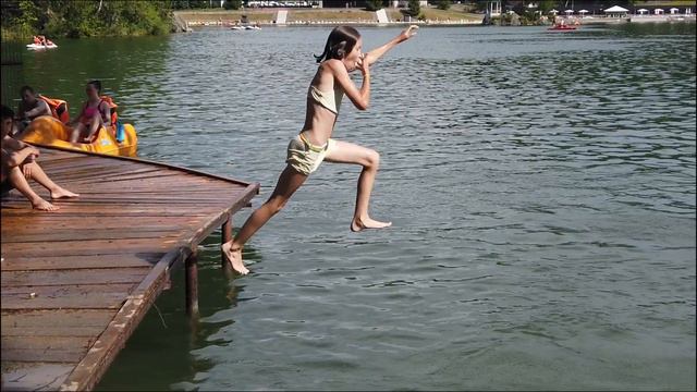 Летние ужимки и прыжки .mp4 смотреть онлайн