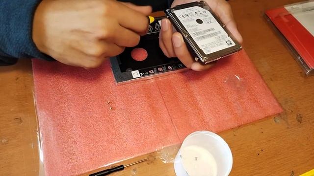 como cambiar disco mecanico a un SSD || laptop SONY VAIO|| proceso completo Parte 1 смотреть онлайн