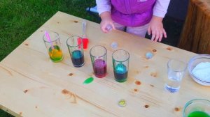 Ева и Мама  играют и делают Разноцветный Вулкан с Блестками