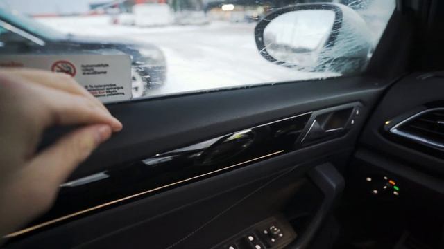 REVIEW Of The 2022 Volkswagen T-Roc R-LINE [Subtitles]