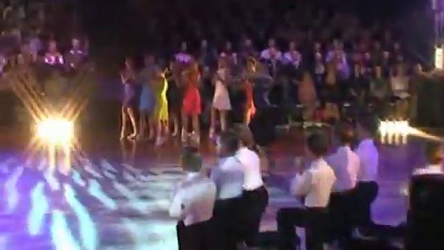 Дети танцуют самбу вместе с Юрием Симачевым и Ангелиной Сибаевой смотреть онлайн