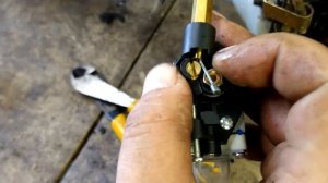 echo srm-230s trimmer carburetor repair. srm230 carb replacement