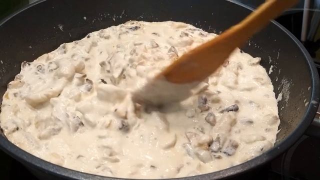 Самый нежный и вкусный жульен, советую обязательно приготовить. смотреть онлайн