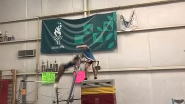 Mary Robertson - Blind, Front Giant, Half Pirouette смотреть онлайн