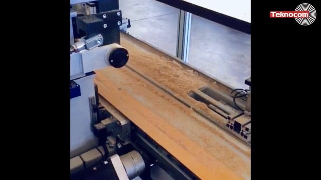 Работа фрезерного агрегата станка Teknodoor 3001