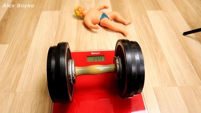 Большой Стретч Армстронг против Гантели 15 кг! Big Stretch Armstrong! alex boyko смотреть онлайн