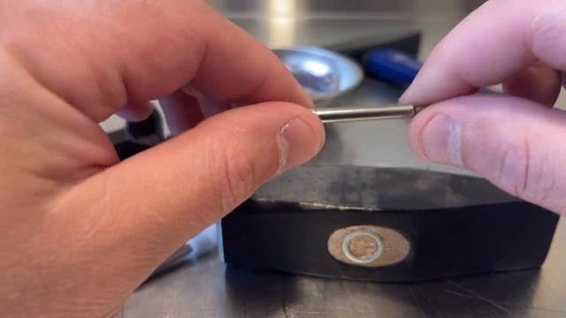 Как поменять ударник на дренажном клапане Jura смотреть онлайн