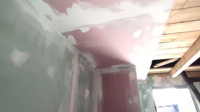 заканчиваю утеплять бревенчатый дом