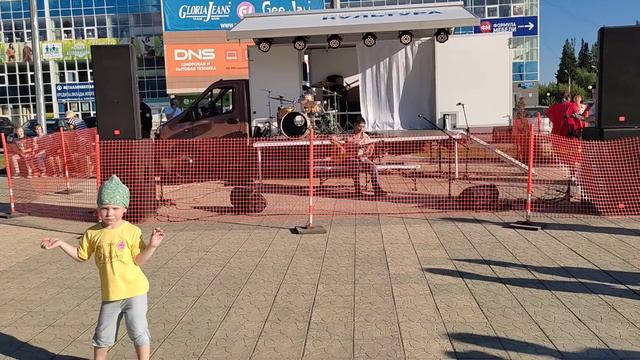 Михаил Егоров. Гитара. День города 2021. Чусовой смотреть онлайн