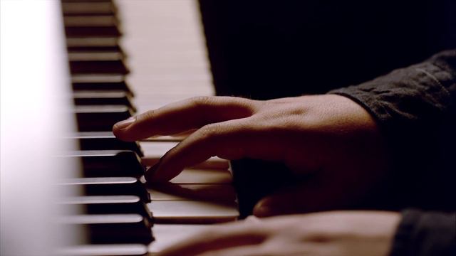 She - Elvis Costello Cover with String Quintet and Piano смотреть онлайн