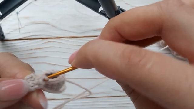Соединение большого пальца и ладони при вязании руки крючком/Crochet the thumb and palm of a hand смотреть онлайн