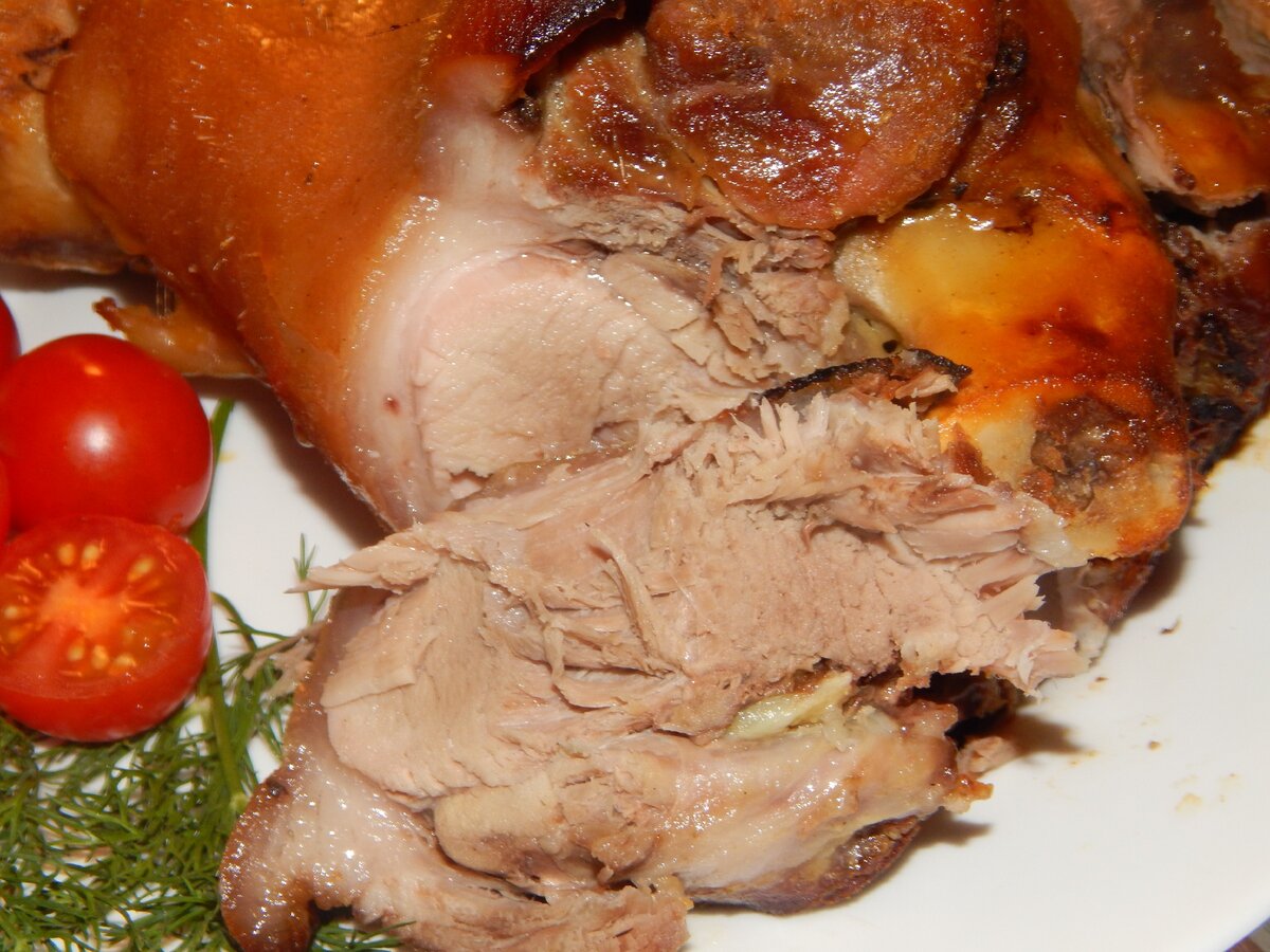 СВИНАЯ РУЛЬКА С МЕДОМ И ГОРЧИЦЕЙ_ЧЕСНОКОМ_В ДУХОВКЕ смотреть онлайн