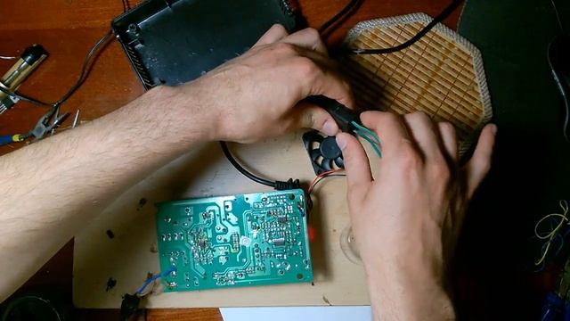 Ремонт зарядного устройства для тяговых свинцовых аккумуляторов (для электровелосипеда) смотреть онлайн