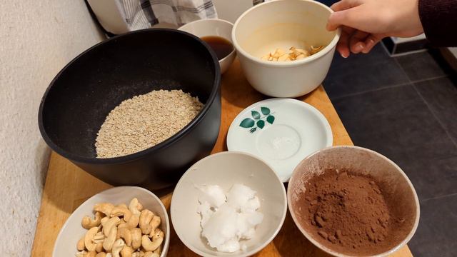 A Brief History of Granola (and how to make it) смотреть онлайн