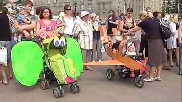 Парад детских колясок прошел смотреть онлайн