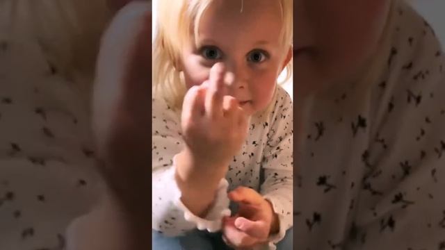 Василиса Кукояка показала фак смотреть онлайн