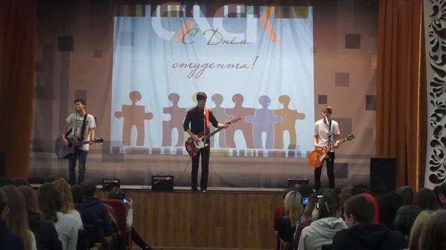 Звери - Районы, Кварталы (live cover) смотреть онлайн