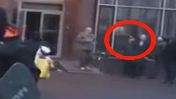 Снайперы коменданта майдана Парубия выносят оружие