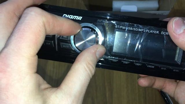 Магнитола DIGMA DCR -350G. Распаковка. Проверка. смотреть онлайн