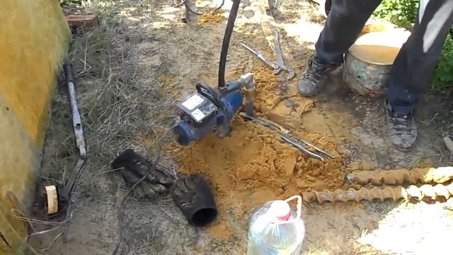 Прокачка абиссинской скважины до чистой воды смотреть онлайн