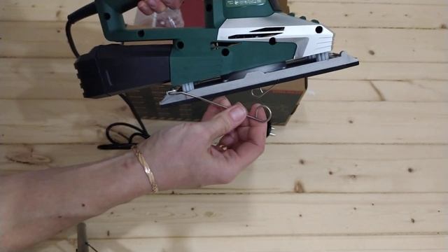 Распаковка - Вибрационная шлифовальная машина DWT ESS 03-230 DV смотреть онлайн