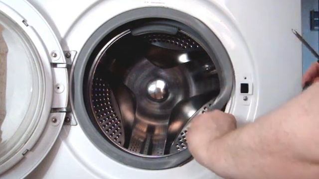 Как открыть дверцу стиральной машины если сломался замок